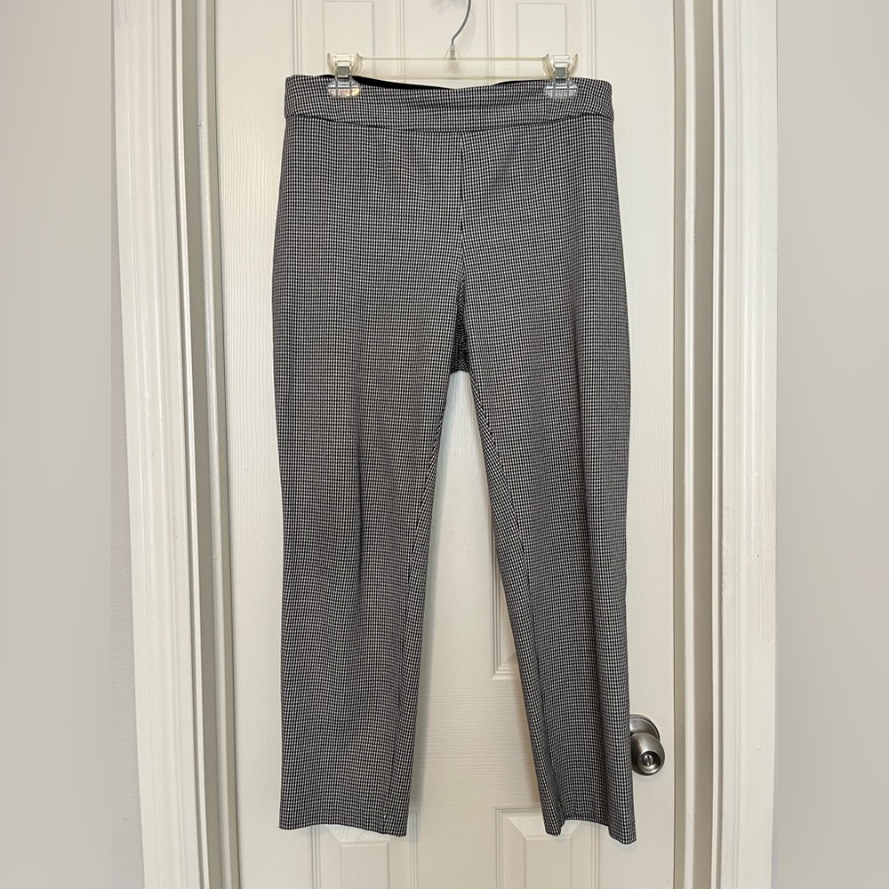 Women’s Elastic Waist No Buttons Pants